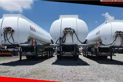 Tank Clinic Fuel tanker TANK CLINIC TRI AXLE FUEL TANKERS 2017 for sale by ZA Trucks and Trailers Sales | Truck & Trailer Marketplace