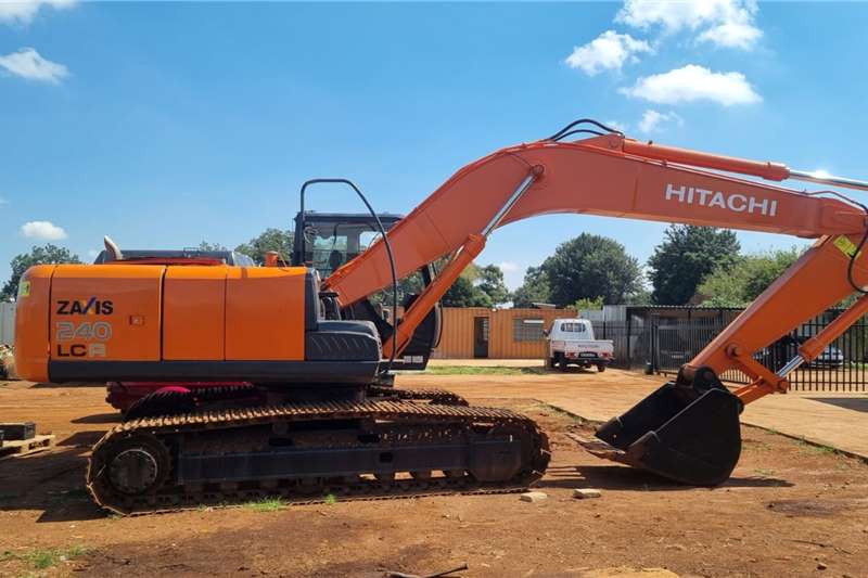 [make] Excavators in South Africa on AgriMag Marketplace