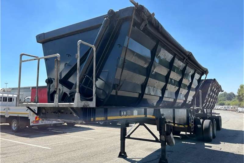 Paramount Truck 40 Cube Interlink 2021