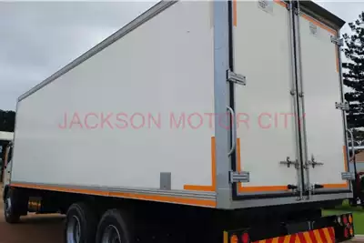 Hino Refrigerated trucks 500_1626 TAG AXLE WITH 8.5M REFRIGERATED BOX BODY 2011 for sale by Jackson Motor City | AgriMag Marketplace