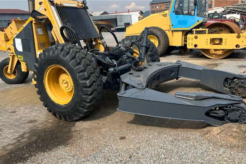 Bell Others BELL 220A 3 Tyre Handler