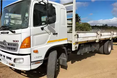 Hino Dropside trucks 500 1324 2013 for sale by Therons Voertuig | Truck & Trailer Marketplace
