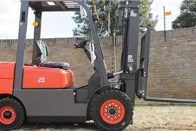 BTX Forklifts Diesel forklift New BTX D 25 standard forklifts 2024 for sale by Mad Farmer SA | AgriMag Marketplace