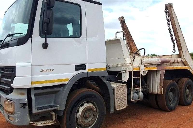 [make] Skip bin loader trucks in South Africa on Truck & Trailer Marketplace