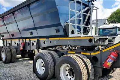 Afrit Trailers Side tipper AFRIT 45 CUBE SIDE TIPPER 2016 for sale by ZA Trucks and Trailers Sales | AgriMag Marketplace