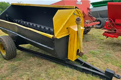 Other Spreaders Slurry and manure spreaders Vetsak or Falcon Manure spreader for sale by Sturgess Agriculture | AgriMag Marketplace
