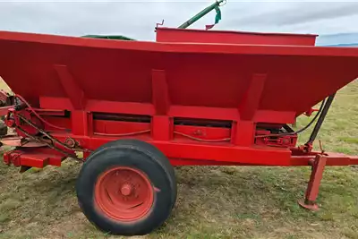 Rovic Spreaders Trailed spreaders 5 ton Rovic lime spreader for sale by Sturgess Agriculture | AgriMag Marketplace