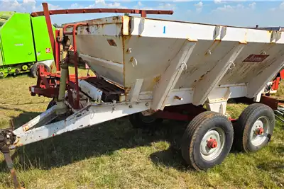 Other Spreaders Trailed spreaders Jumil 5 ton lime chain lime spreader for sale by Sturgess Agriculture | AgriMag Marketplace
