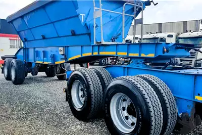 SA Truck Bodies Trailers Side tipper SA TRUCK BODIES 25 CUBE SIDE TIPPER TRAILER 2014 for sale by ZA Trucks and Trailers Sales | Truck & Trailer Marketplace