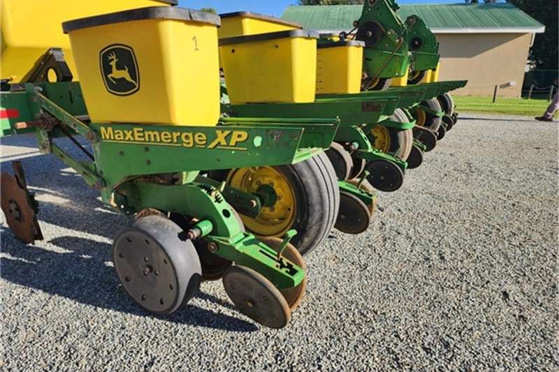 [make] Planting and seeding equipment in [region] on AgriMag Marketplace