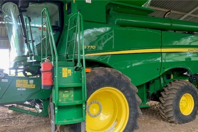 John Deere Harvesting equipment Grain harvesters John Deere S770 4wd 2019