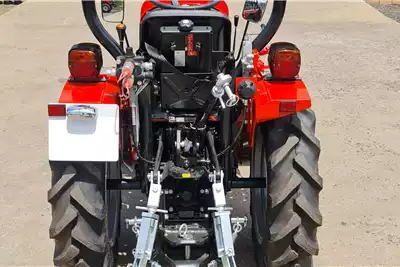 Tractors 4WD tractors New VST 927 compact tractors (24hp) 2024 for sale by Mad Farmer SA | Truck & Trailer Marketplace
