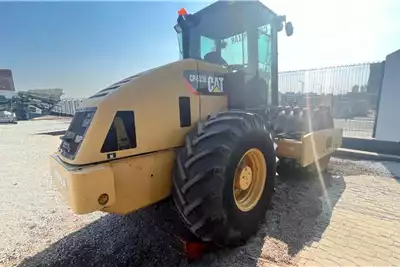 Caterpillar Rollers CP533E Padfoot Roller 2014 for sale by BLC Plant Company | Truck & Trailer Marketplace