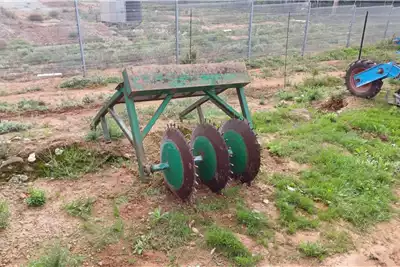 Planting and seeding equipment Seeders Vegetable Fine Seed Planter 3 Row for sale by Dirtworx | AgriMag Marketplace