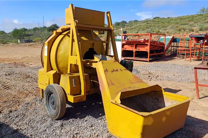 Concrete mixer in South Africa on Truck & Trailer Marketplace
