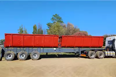 Agricultural trailers Tipper trailers 2007 Tri Axle Twin Bin Side Tipper Trailer for sale by Dirtworx | AgriMag Marketplace