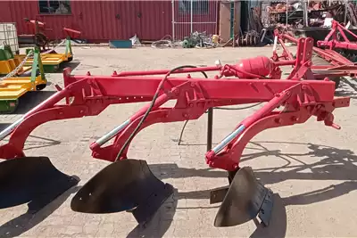 Other Tillage equipment Ploughs 3 Furrow Hydraulic Pump Plough for sale by Vincs se Dinge | AgriMag Marketplace