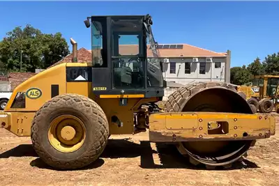 CAT Roller Smooth Roller CS533E 2009 for sale by Truck and Trailer Auctions | Truck & Trailer Marketplace