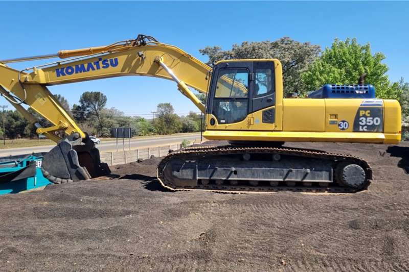 [make] Excavators in South Africa on AgriMag Marketplace