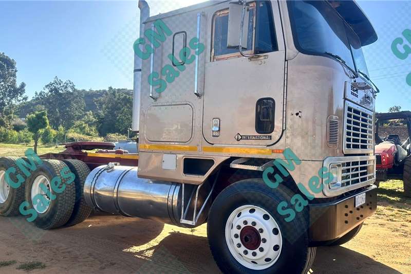 International Truck tractors Double axle 1990International Eagle 9700 (6x4) D A Horse(Left 1990