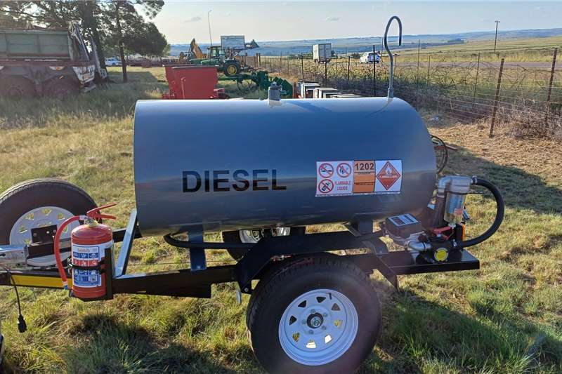 Agricultural trailers Fuel bowsers 1000 l with 12 v  pump and meter with papers. 2024