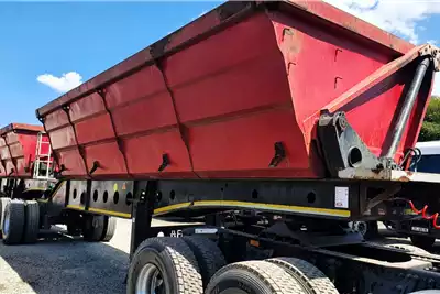 Afrit Trailers Side tipper AFRIT 40 CUBE SIDE TIPPER TRAILER 2015 for sale by ZA Trucks and Trailers Sales | Truck & Trailer Marketplace