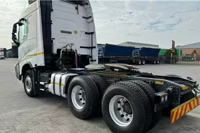Volvo Truck tractors Double axle FH520 Globetrotter 6x4 T|T 2017 for sale by East Rand Truck Sales | Truck & Trailer Marketplace