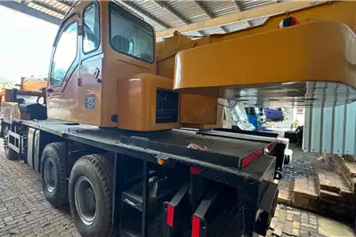 XCMG Cranes Truck mounted 25TON truck mounted crane excellent condition 2008 for sale by Eagle Equipment International | Truck & Trailer Marketplace