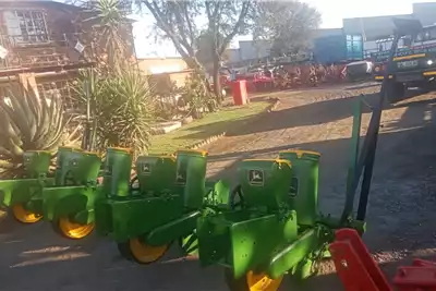 John Deere Planting and seeding equipment Row planters 4 Row Planter for sale by Vincs se Dinge | AgriMag Marketplace