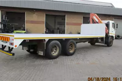 Hino Crane trucks HINO 1626 6 X 2 F/DECK WITH PK15500 FRONE 2011 for sale by Isando Truck and Trailer | AgriMag Marketplace