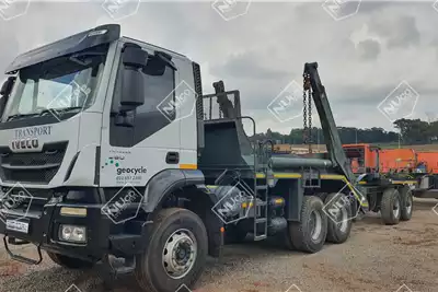 Skip Bin Loader Trucks 380 TRAKKER 6X4 SKIP BIN LOADER 2019