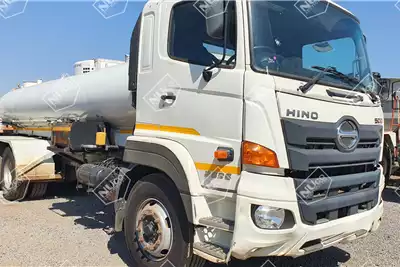 Tanker Trucks TOYOTA HINO 500 2836 6X4 10 000L WATER TANKER 2019