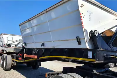 PRBB Trailers Side tipper PRBB 25 CUBE SIDE TIPPER TRAILER 2021 for sale by ZA Trucks and Trailers Sales | AgriMag Marketplace