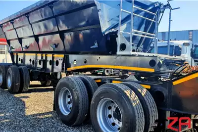 Afrit Trailers Side tipper AFRIT 40 CUBE SIDE TIPPER TRAILER 2016 for sale by ZA Trucks and Trailers Sales | Truck & Trailer Marketplace
