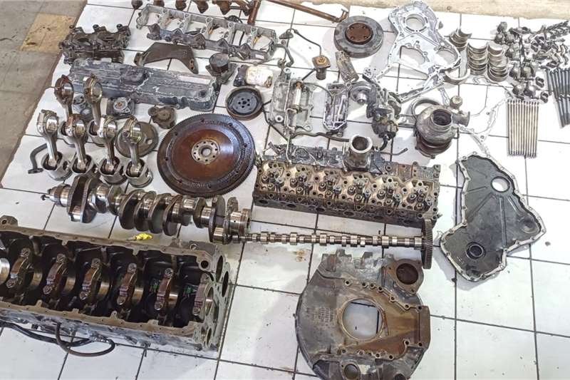 Components and spares Engines Cummins QSL 8.9 Engine Stripped