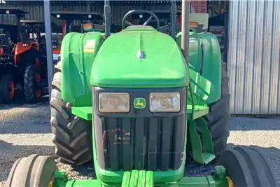 John Deere Tractors 2WD tractors 5082E   61Kw/82Hp for sale by We Buy Tractors Pty Ltd | AgriMag Marketplace