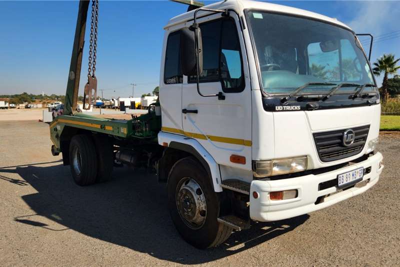[make] Skip bin loader trucks in South Africa on AgriMag Marketplace