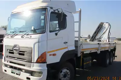 Hino Crane trucks HINO 28418 6X4 D/S WITH BONFIG P20500 REAR CRANE 2007 for sale by Isando Truck and Trailer | AgriMag Marketplace