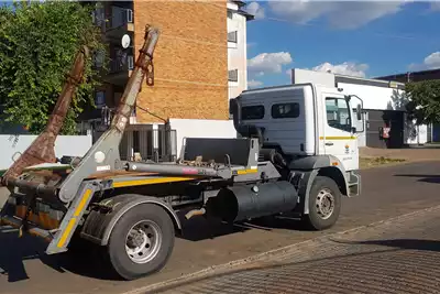 Fuso Skip bin loader trucks FJ16 230 2018 for sale by Truckways | Truck & Trailer Marketplace