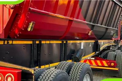 CIMC Trailers 2020 CIMC 40m3 Side Tipper Trailer 2020 for sale by Truck and Plant Connection | AgriMag Marketplace
