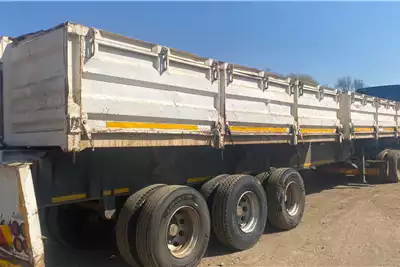 Other Agricultural trailers 3 Axle 2005 for sale by MRJ Transport cc | AgriMag Marketplace