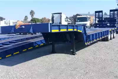Roadhog Trailers Auger bulk trailer Tri Axle Step deck Trailer 2008 for sale by The Truck Man | AgriMag Marketplace