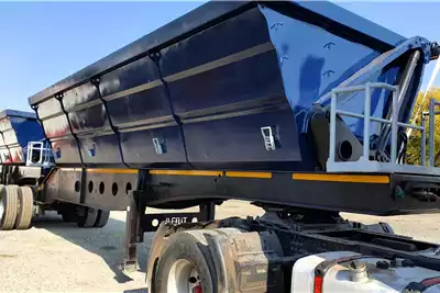 Afrit Trailers Side tipper AFRIT 40 CUBE SIDE TIPPER 2014 for sale by ZA Trucks and Trailers Sales | AgriMag Marketplace