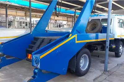 Hino Skip bin loader trucks 16177 8 Ton 1989 for sale by Trans African Motors | AgriMag Marketplace