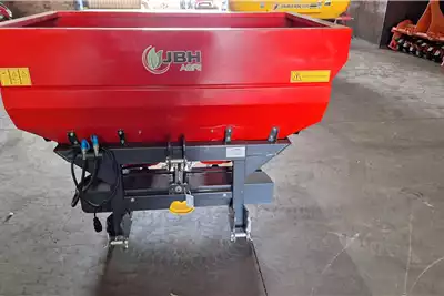 Spreaders 3 point spreaders New 1500ltr hydraulic fertilizer spreaders 2024 for sale by Mad Farmer SA | AgriMag Marketplace