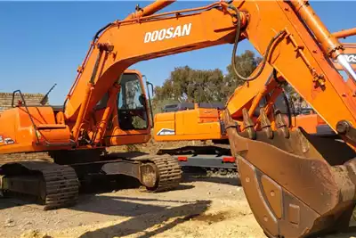 Doosan Excavators Solar 220LC (22ton)   Pipped for attachments 2008 for sale by Armour Plant Sales | Truck & Trailer Marketplace