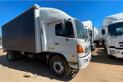 Hino Curtain side trucks 500 1726 TAUTLINER 2017 for sale by Crosstate Auctioneers | AgriMag Marketplace