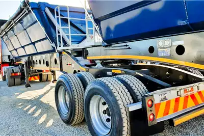 Afrit Trailers Side tipper AFRIT 40 CUBE SIDE TIPPER TRAILER 2015 for sale by ZA Trucks and Trailers Sales | AgriMag Marketplace