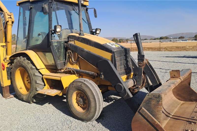 CAT TLBs Farming 424D   2wd