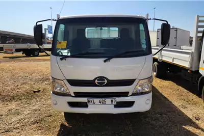 Hino Dropside trucks Hino 300 814 2014 for sale by 4 Ton Trucks | AgriMag Marketplace